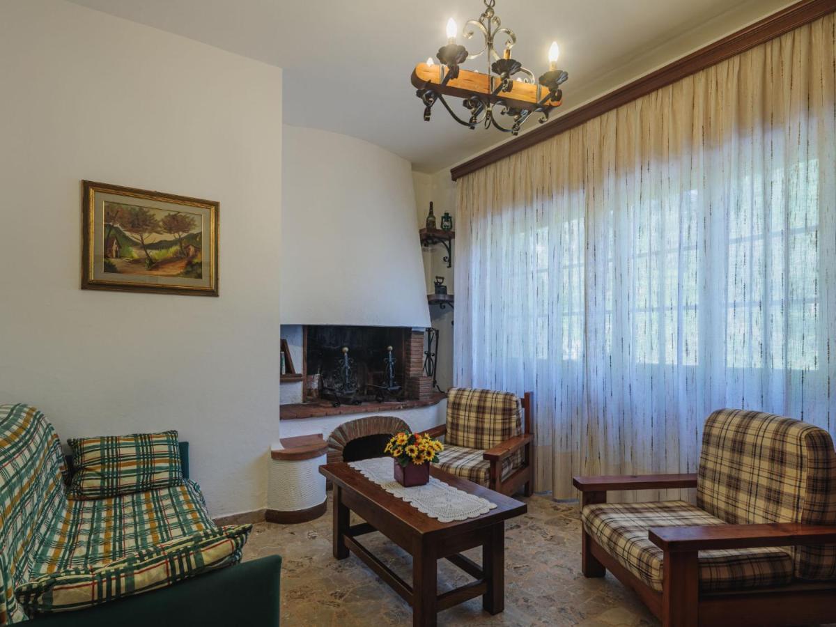 Apartment Barbara By Interhome Corsanico-Bargecchia Bagian luar foto